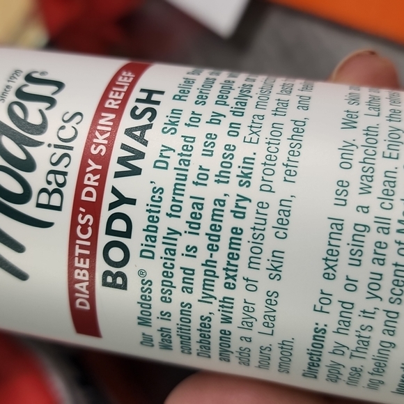 Modess basics diabetic dry skin relief body wash 12 Oz per bottle - Picture 5 of 5